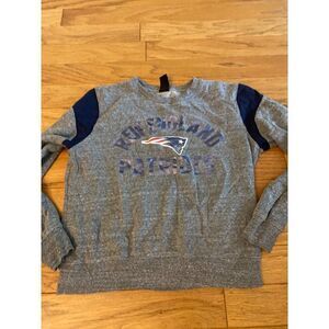 NFL New England Patriots Women's football crew neck pullover sweater size medium